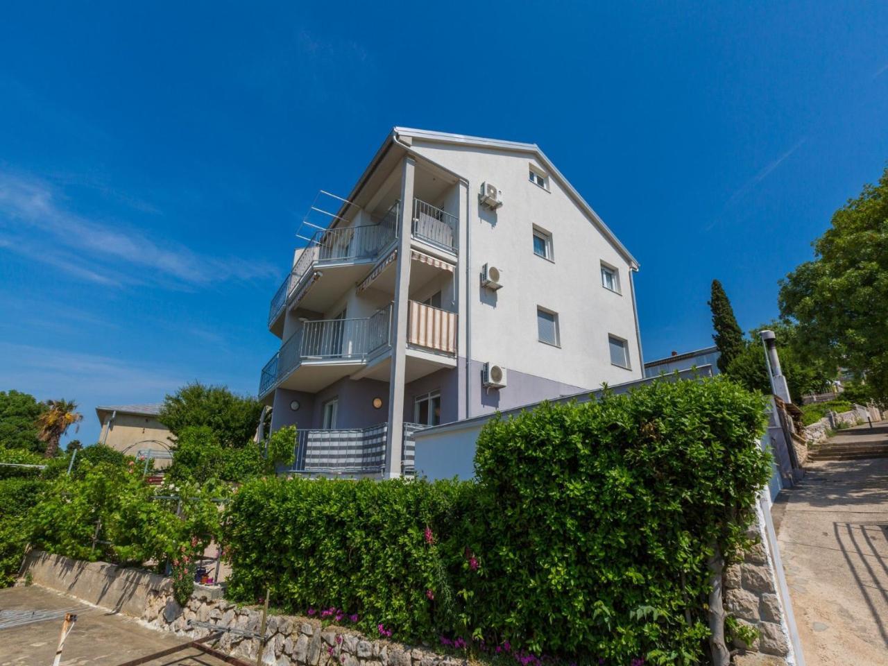 Apartments Lavarin Novi Vinodolski Exterior photo