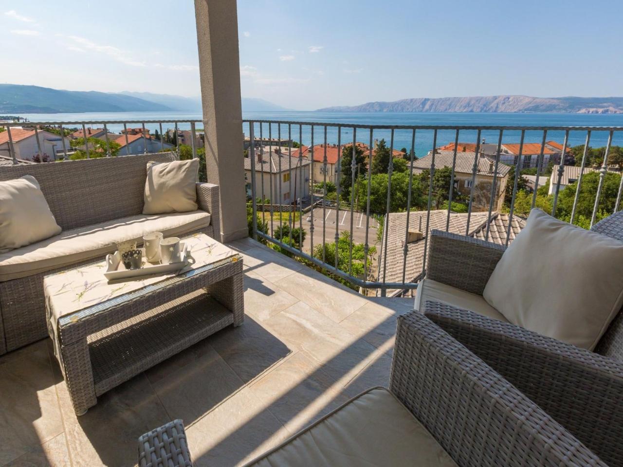 Apartments Lavarin Novi Vinodolski Exterior photo