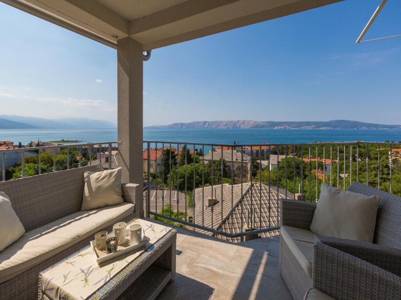 Apartments Lavarin Novi Vinodolski Exterior photo