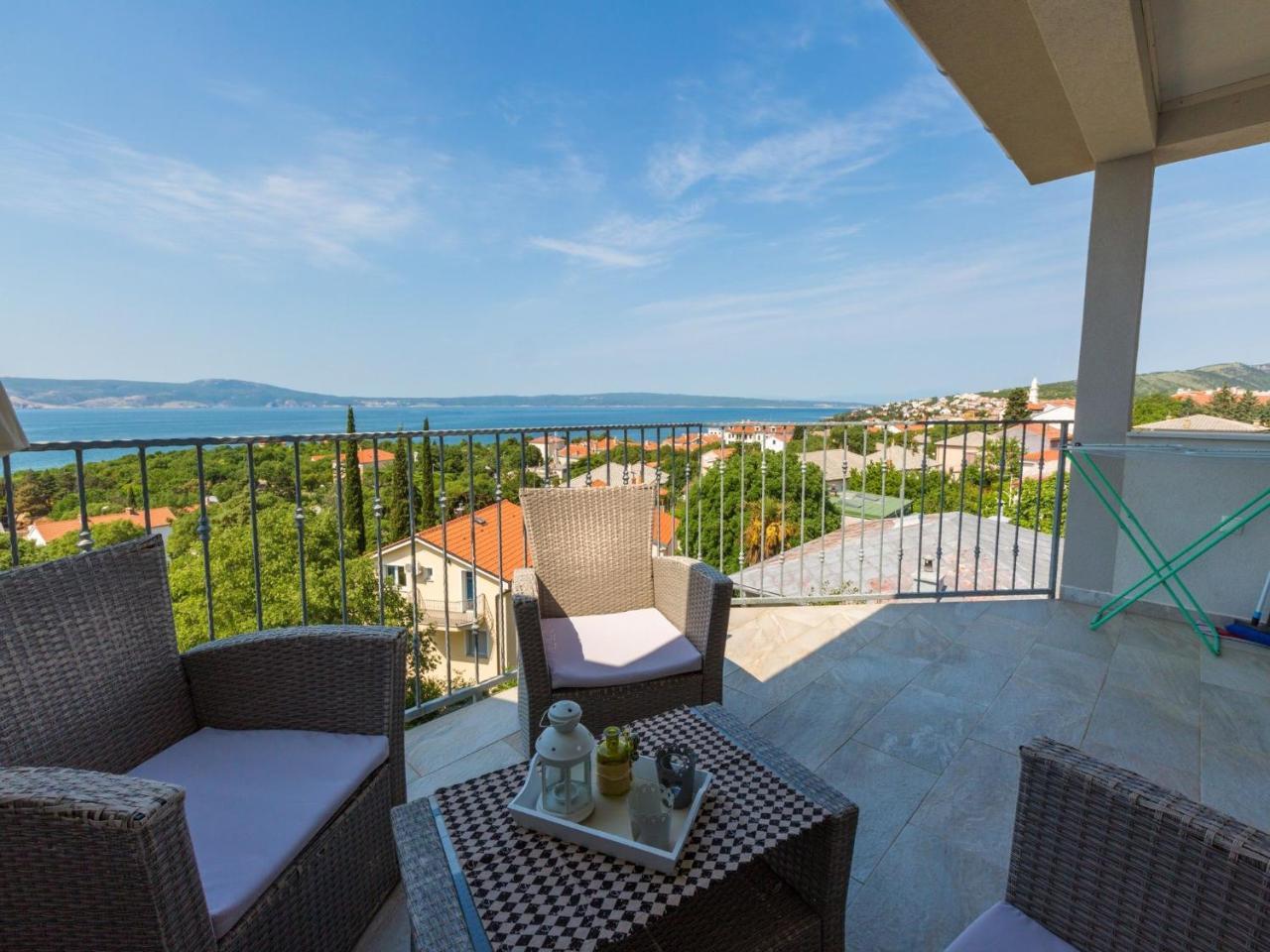 Apartments Lavarin Novi Vinodolski Exterior photo