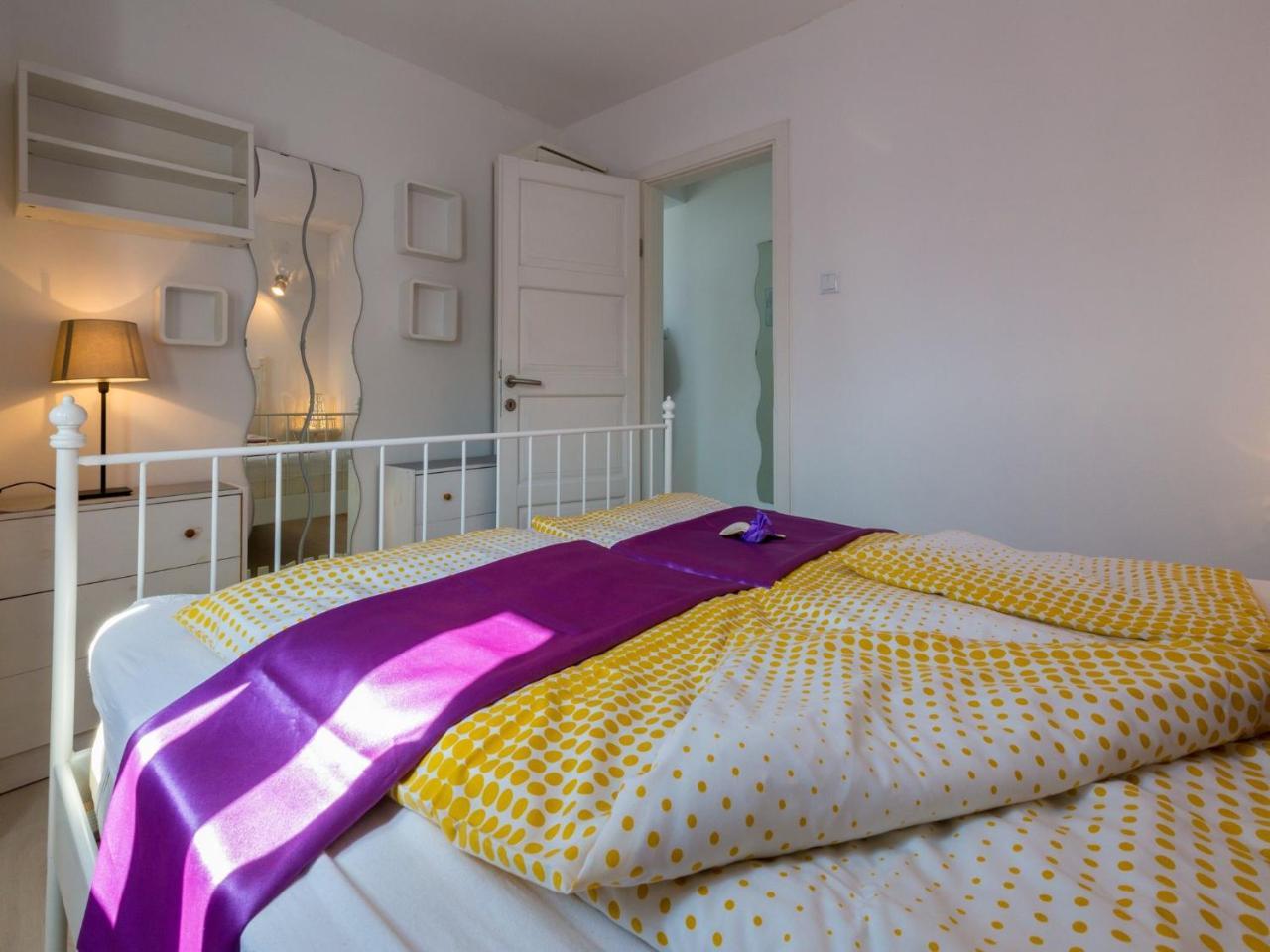 Apartments Lavarin Novi Vinodolski Exterior photo